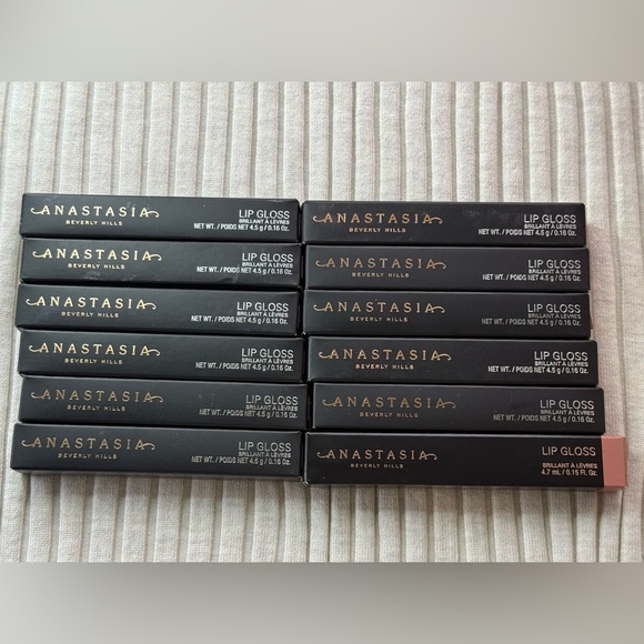 Anastasia Lip Gloss - Picture 3 of 3